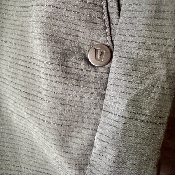 Vuori Pebble Shorts Men Shale Stretch Performance V399 Golf Casual Travel 33 - Picture 8 of 16